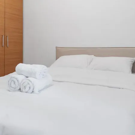 Апартаменти Unirii Large 2 Bedroom Бухарест