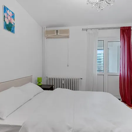 Unirii Large 2 Bedroom Апартаменти *