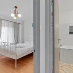 Unirii Large 2 Bedroom * Бухарест