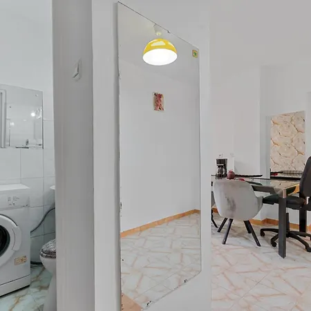 Unirii Large 2 Bedroom *