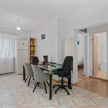 Unirii Large 2 Bedroom