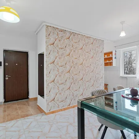Unirii Large 2 Bedroom Bucharest