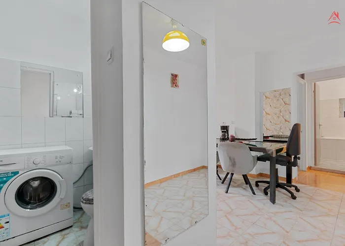 Unirii Large 2 Bedroom *