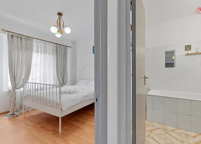 Unirii Large 2 Bedroom * 布加勒斯特